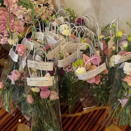 Finished product delivery: Transparent opp handbag, Instagram popular fresh flowers, simple rose gift bag, flower shop bouquet packaging Finished product delivery: Transparent opp handbag, Instagram popular fresh flowers, simple rose gift bag, flower shop bouquet packaging